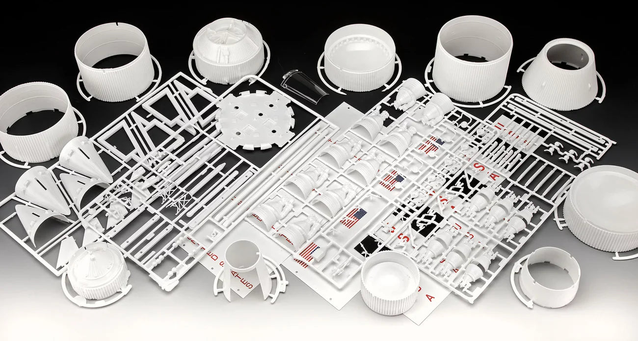 Gift Set - Apollo 11 Saturn V Rocket