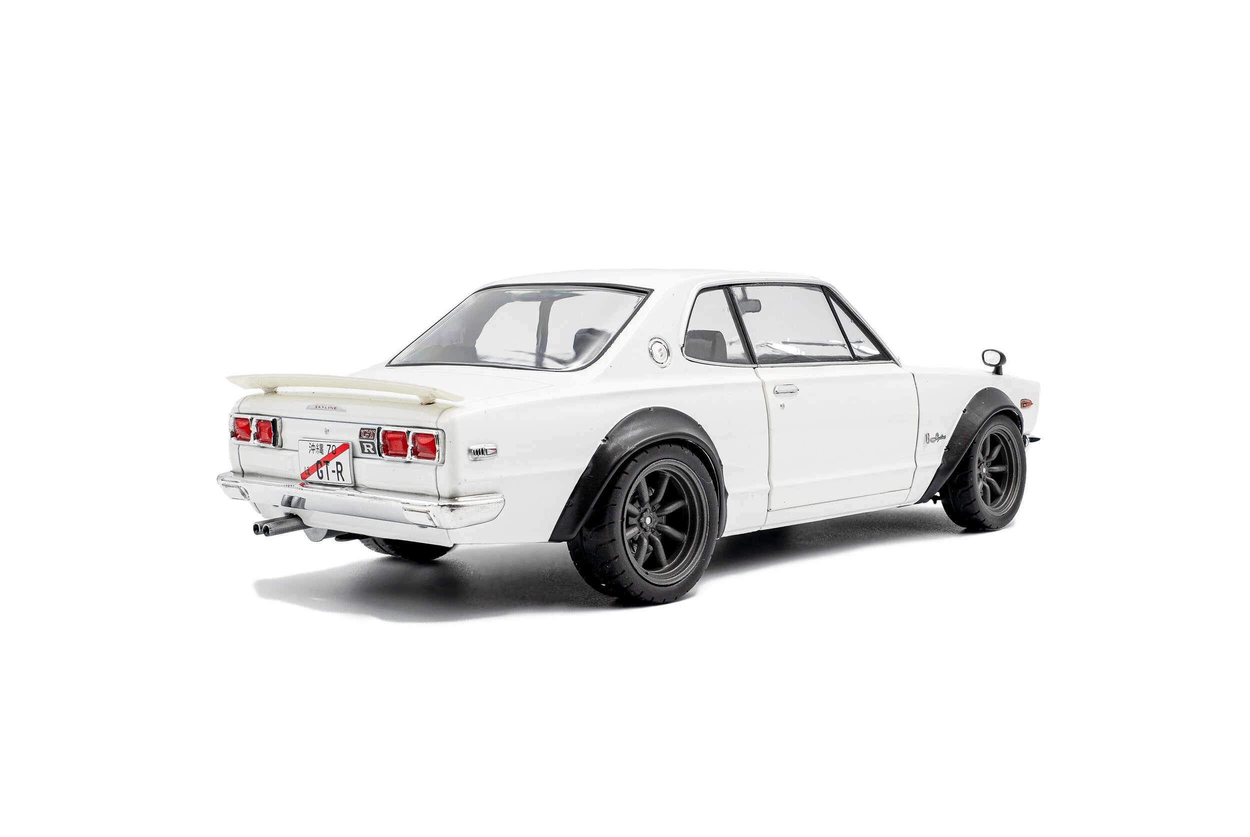 Nissan Skyline C10 Hakosuka Solido Works - Pearl White - 1970 - 1:18