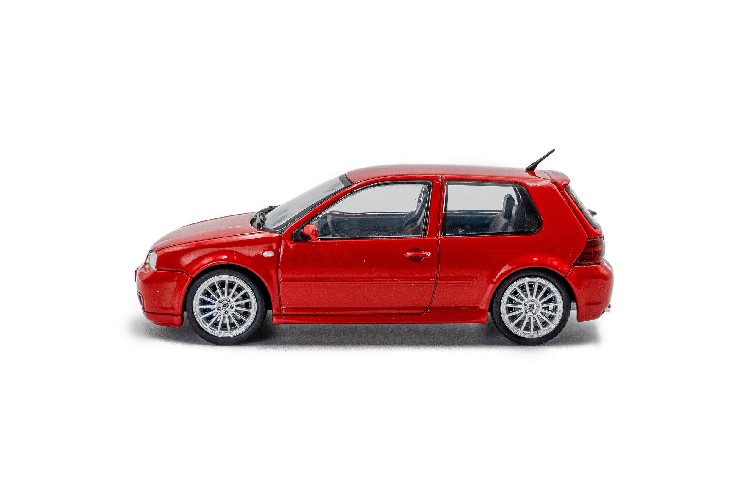 Volkswagen Golf IV R32 - Toronto Red - 2003 - 1:43